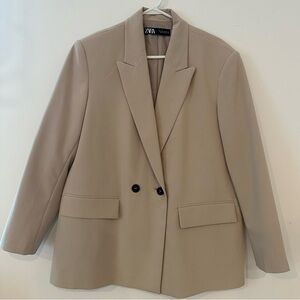 Zara. Oversized blazer. Color tan. Size large.
